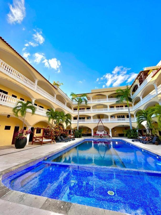 We Playa Hostal